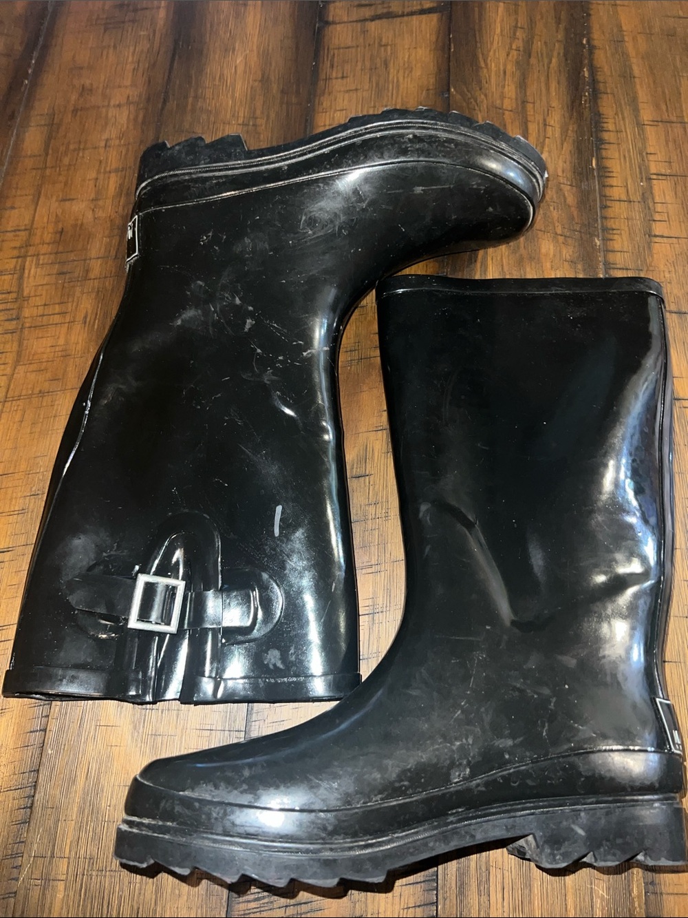 Magellan outdoors classic rubber boot.